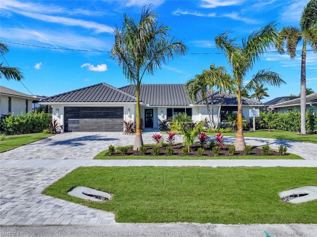 838 Magnolia CT MARCO ISLAND, FL 34145