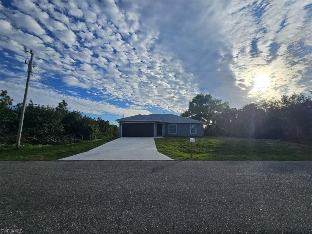 508 Harrison DR LEHIGH ACRES, FL 33936