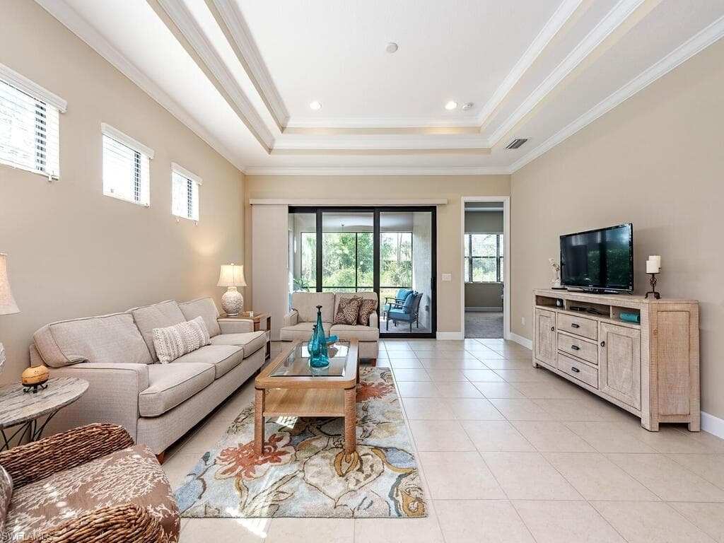 9009 Isla Bella CIR BONITA SPRINGS, FL 34135