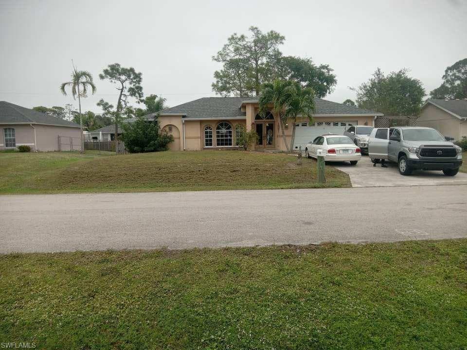 8213 Albatross RD FORT MYERS, FL 33967
