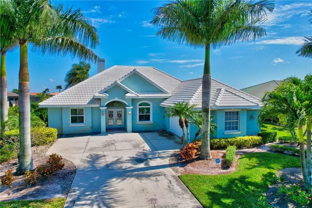 18066 Royal Tree PKWY NAPLES, FL 34114