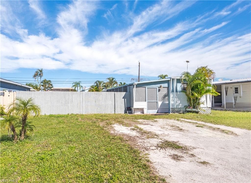 15 Royal Cove DR NAPLES, FL 34110