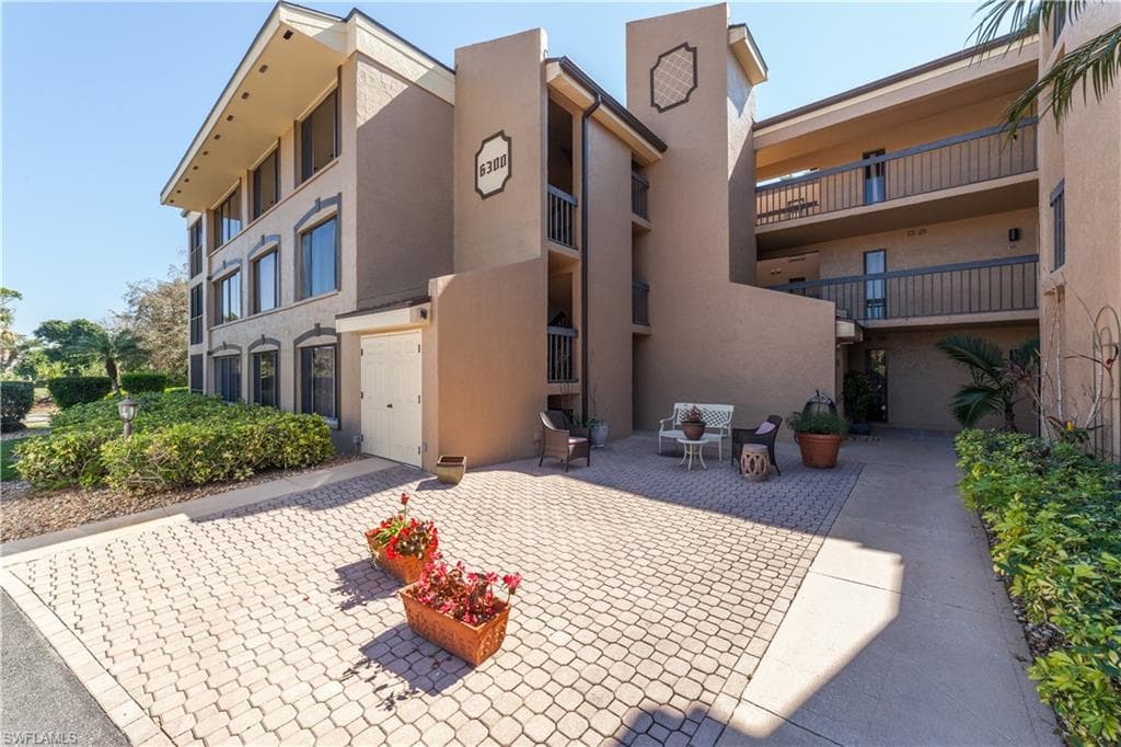 6300 Cougar RUN 105 FORT MYERS, FL 33908