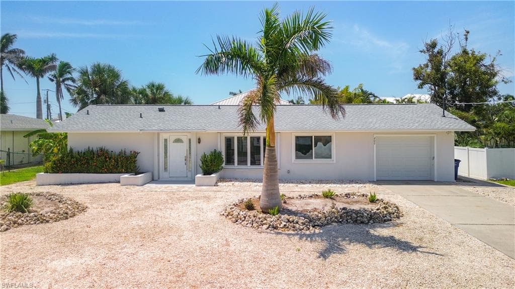 207 Redfish RD FORT MYERS BEACH, FL 33931