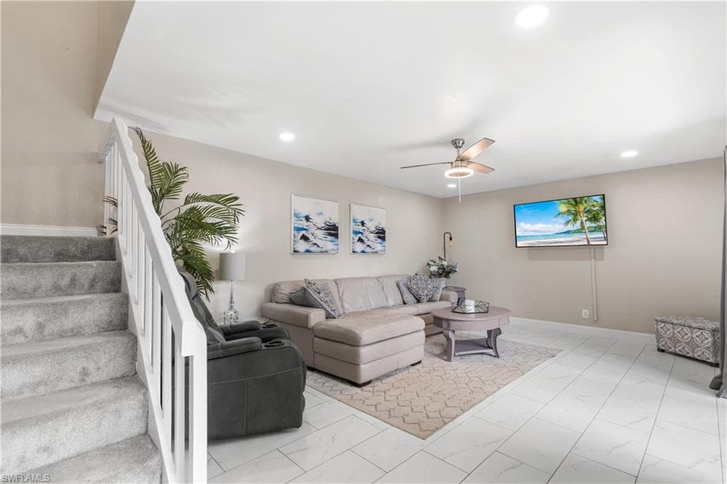 1543 Park Meadows DR 4 FORT MYERS, FL 33907