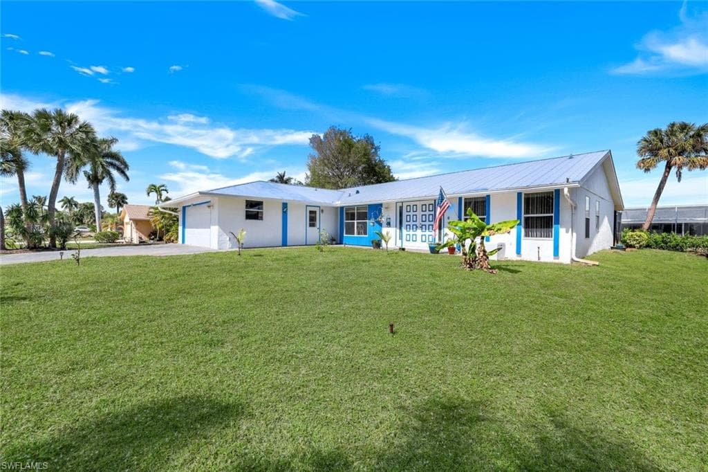 225 Pebble Beach CIR NAPLES, FL 34113