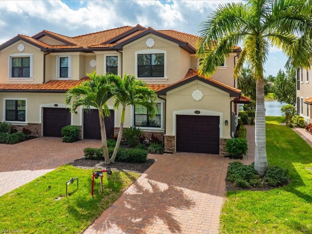 26139 Palace LN 202 BONITA SPRINGS, FL 34135