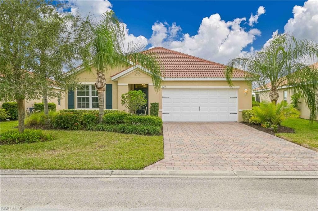 15235 Yellow Wood DR ALVA, FL 33920