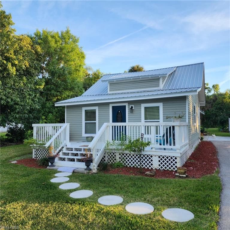 687 Fort Thompson AVE LABELLE, FL 33935
