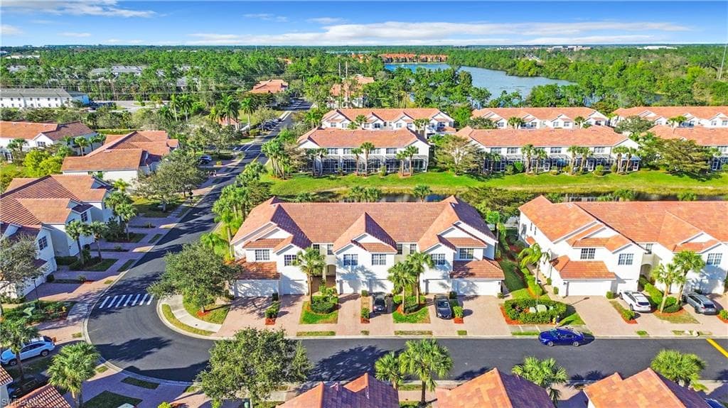1013 HAMPTON CIR 127 NAPLES, FL 34105
