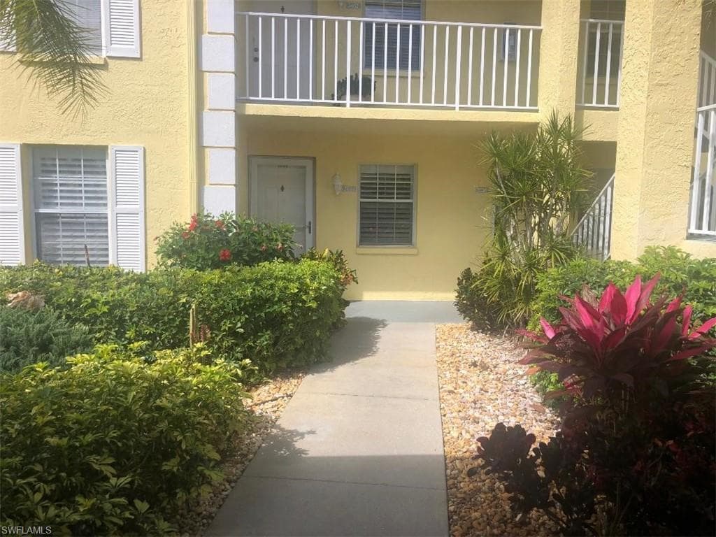 2644 Kings Lake BLVD 6-103 NAPLES, FL 34112