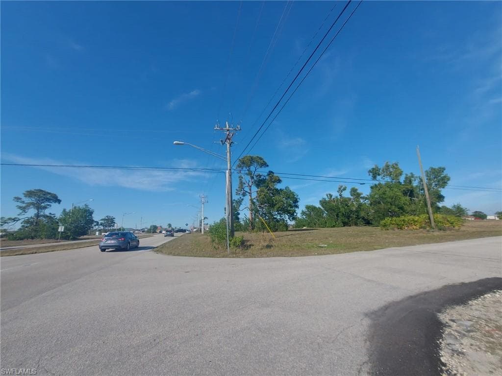 1527 NW 15th TER CAPE CORAL, FL 33993