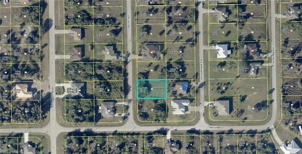 469 Petite AVE LEHIGH ACRES, FL 33974