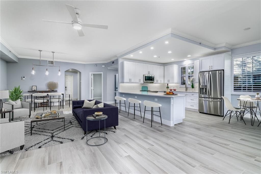 2090 Aberdeen LN 101 NAPLES, FL 34109