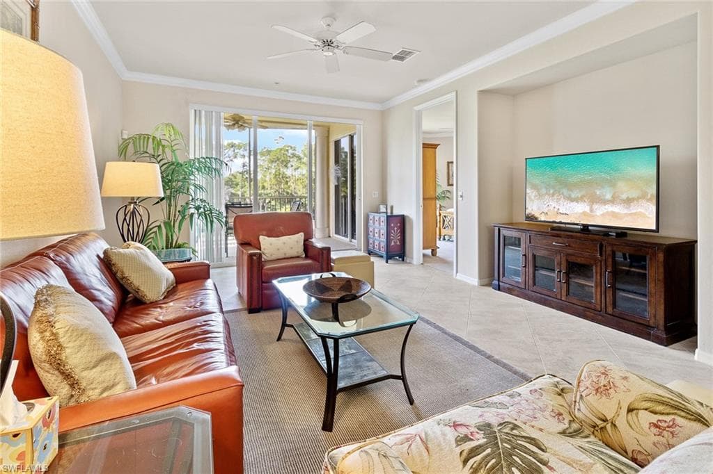 4884 Hampshire CT 7-202 NAPLES, FL 34112