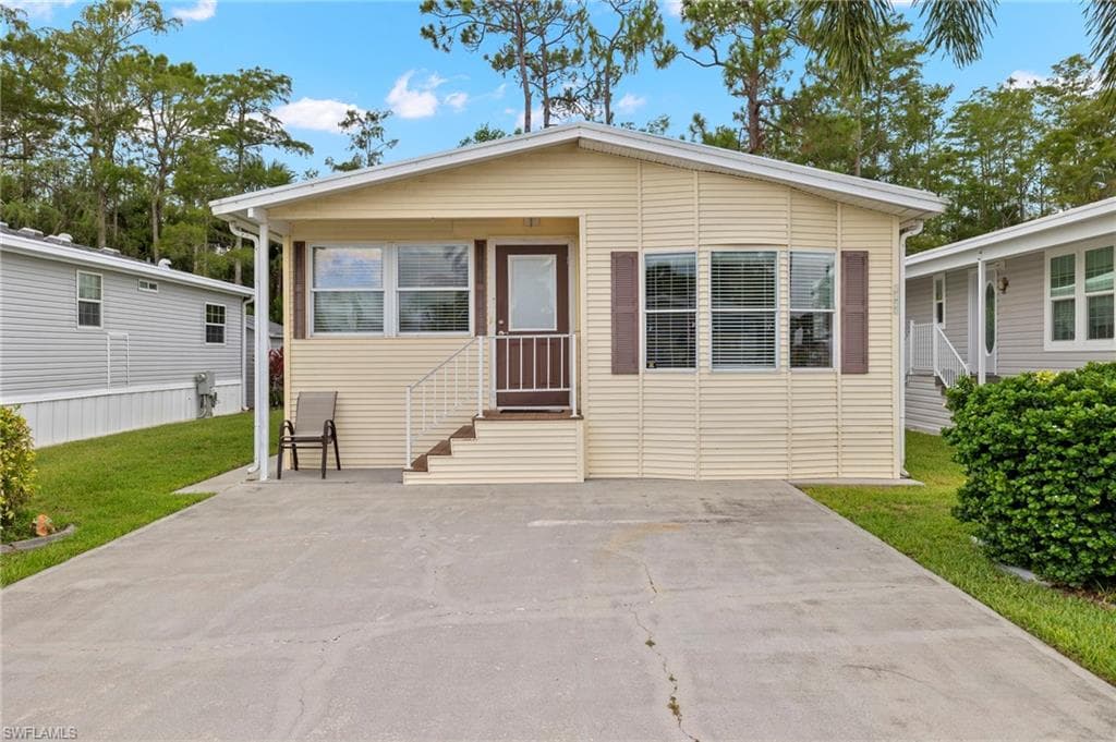 4044 Crystal Lake DR NAPLES, FL 34120