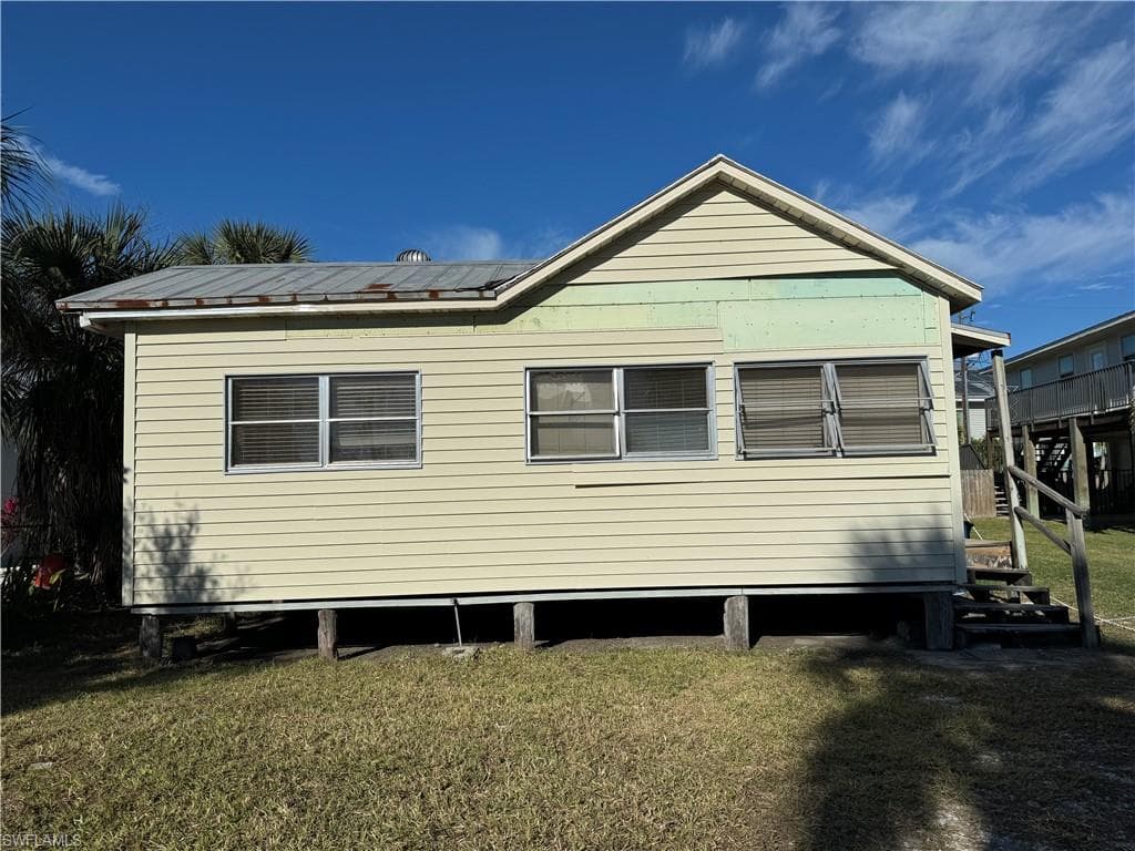 241 Fairweather LN FORT MYERS BEACH, FL 33931