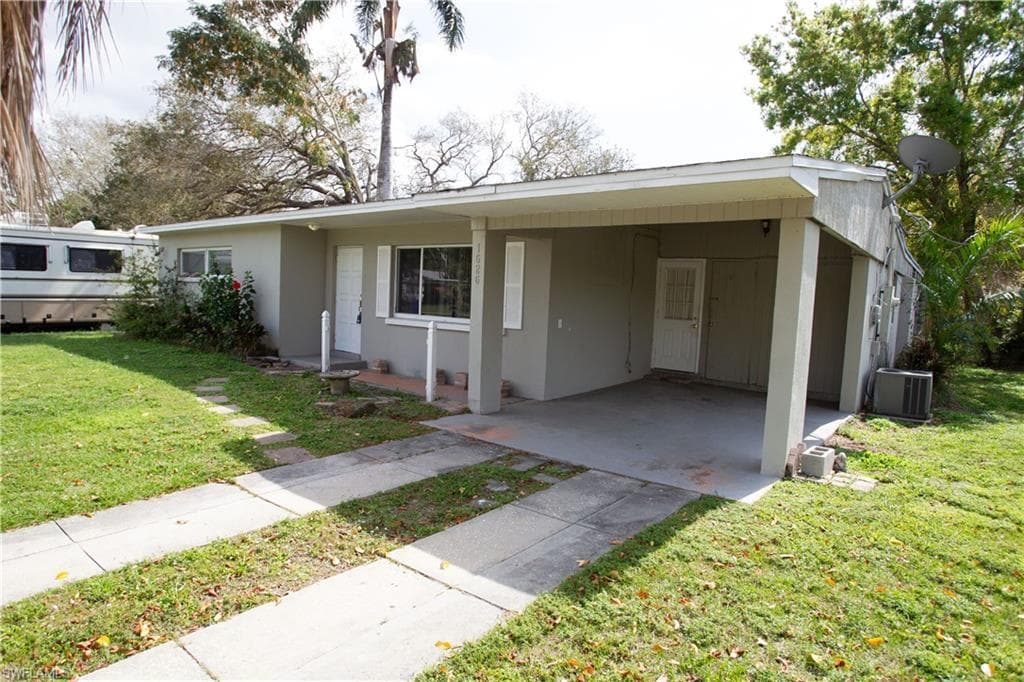 1626 Moreno AVE FORT MYERS, FL 33901