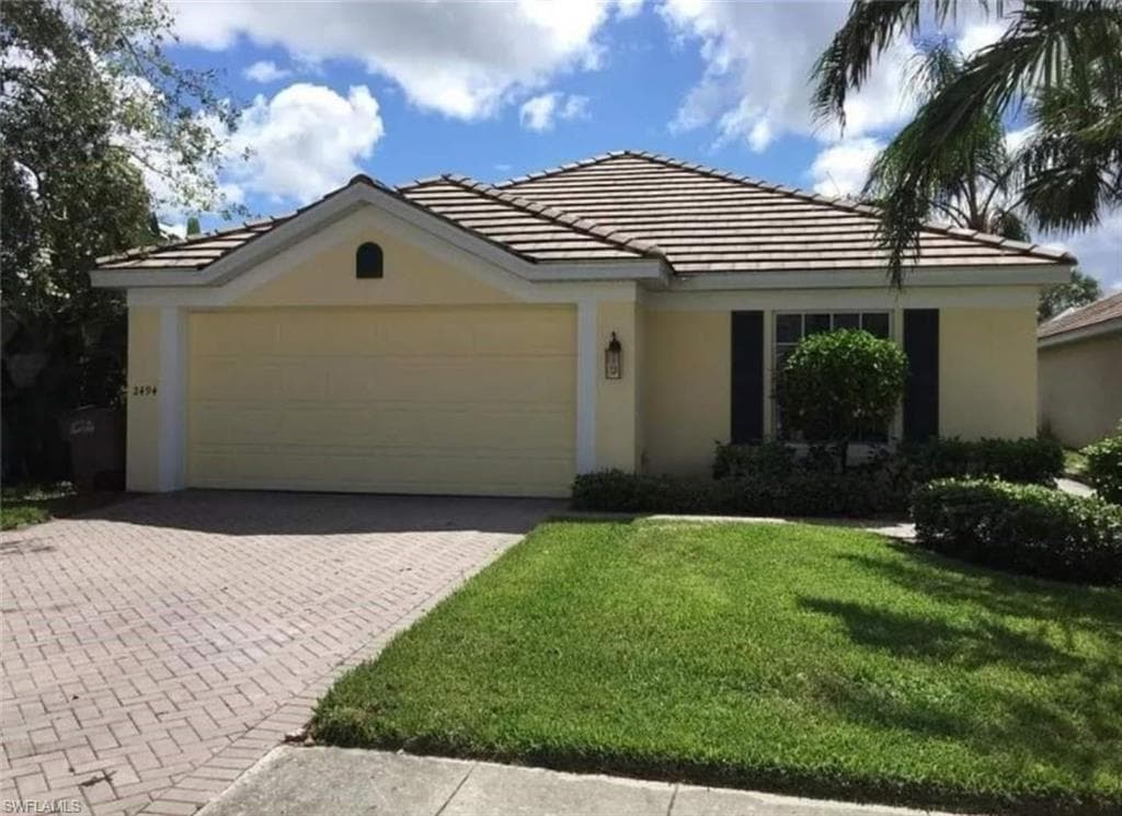 2494 Greendale PL CAPE CORAL, FL 33991