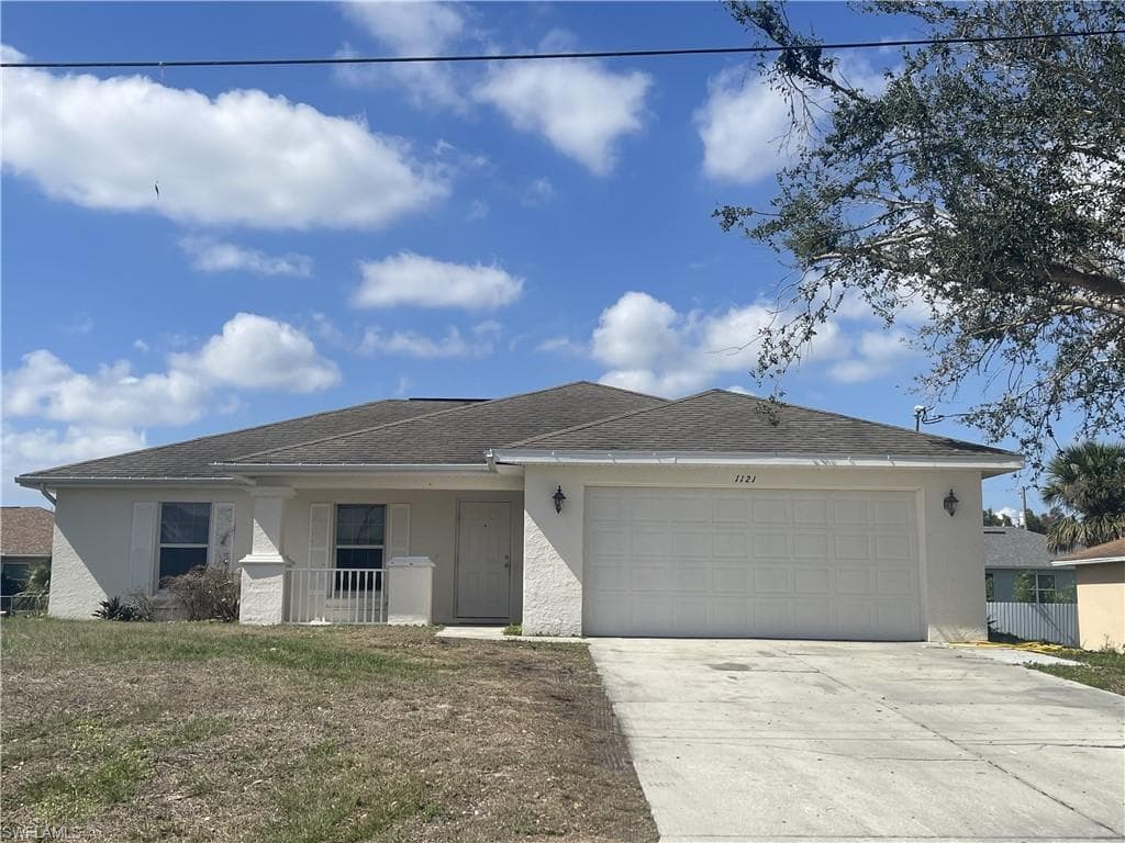 1121 Calvert AVE LEHIGH ACRES, FL 33971