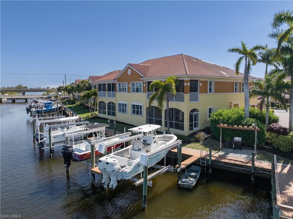 182 Shadroe Cove CIR 801 CAPE CORAL, FL 33991