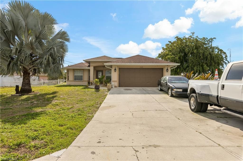 5048 28th PL SW NAPLES, FL 34116
