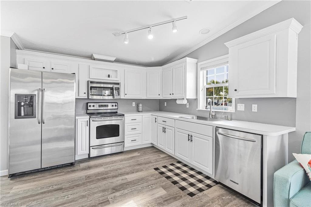 19681 Summerlin RD D-325 FORT MYERS, FL 33908