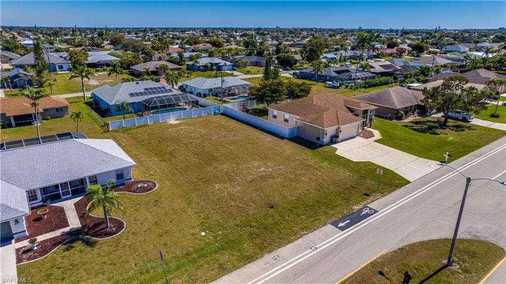 2817 Academy BLVD CAPE CORAL, FL 33904