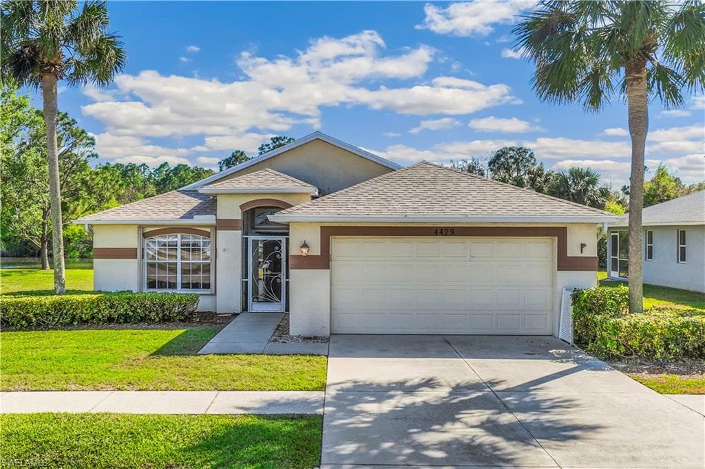 4429 Varsity Lakes DR LEHIGH ACRES, FL 33971