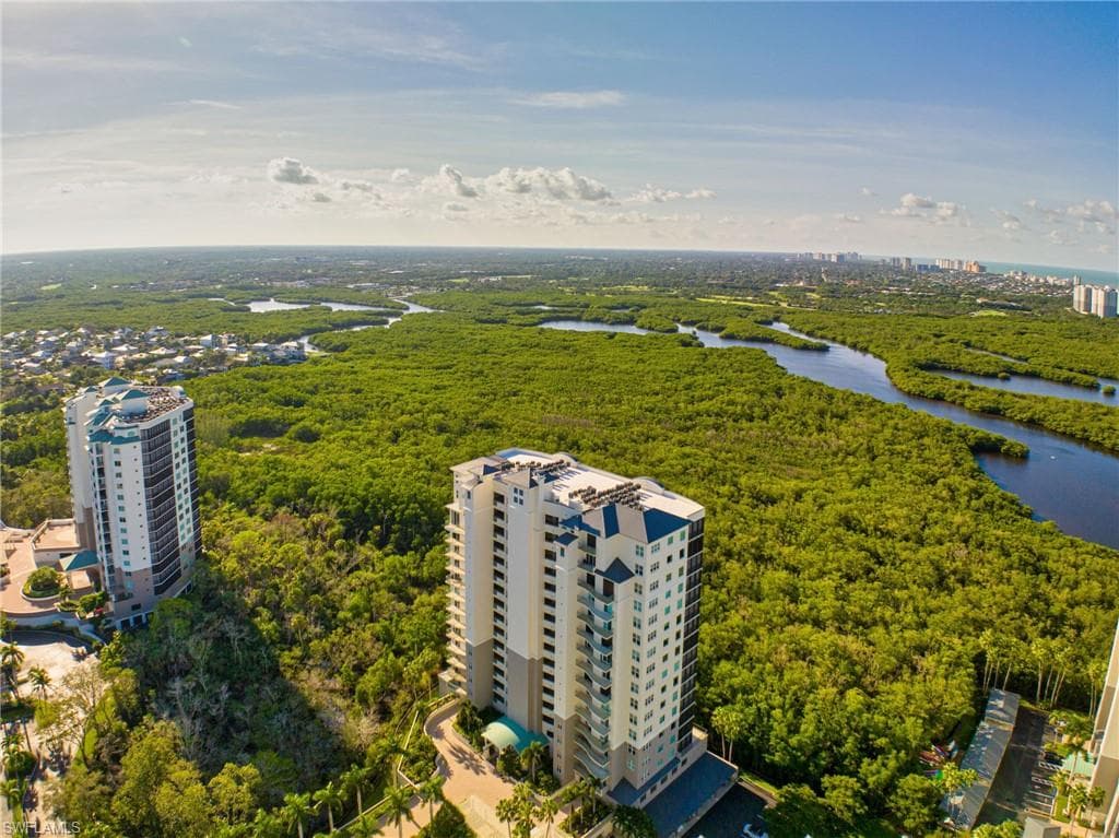 425 Cove Tower DR 1201 NAPLES, FL 34110