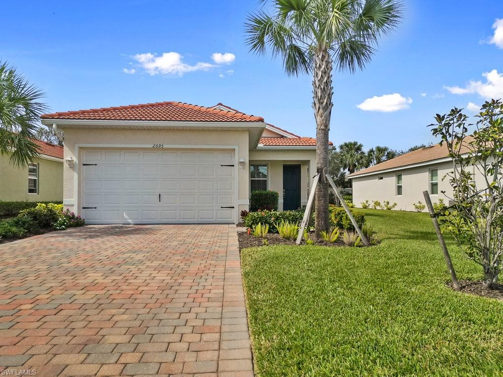 2095 Summersweet DR ALVA, FL 33920