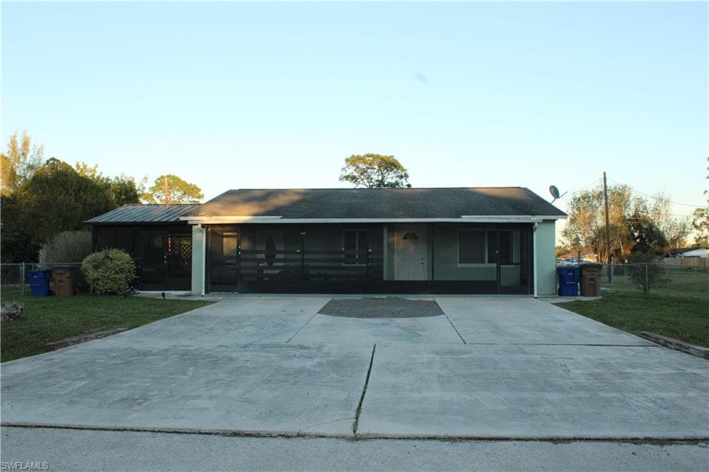 736-738 Gerald AVE LEHIGH ACRES, FL 33936