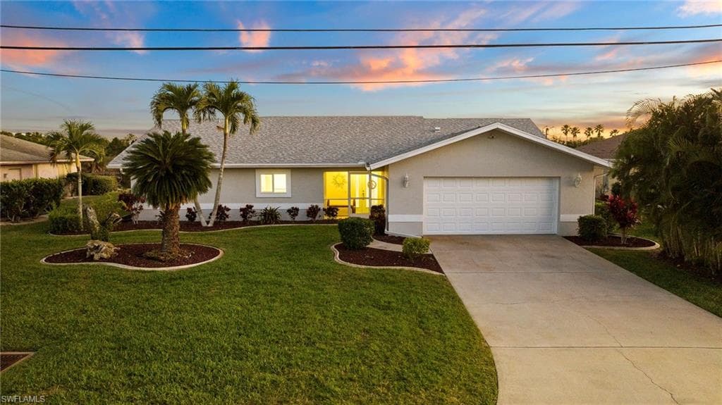 924 SE 24th ST CAPE CORAL, FL 33990
