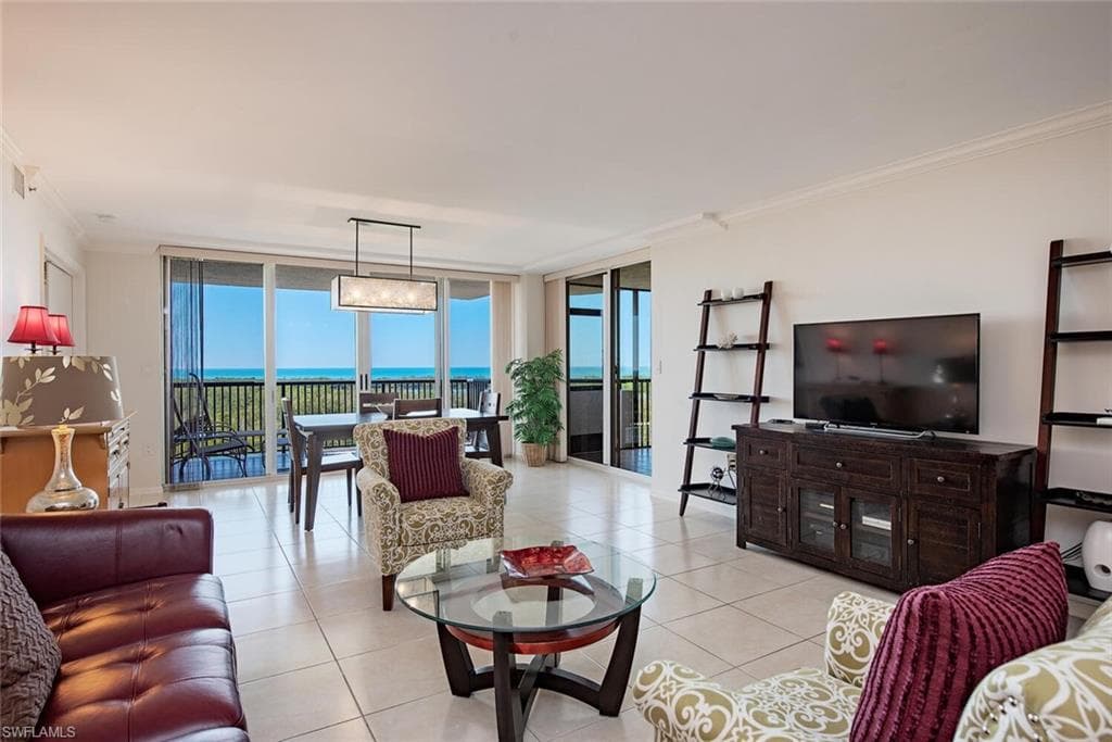 6825 Grenadier BLVD 602 NAPLES, FL 34108