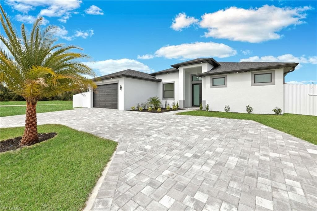 917 Embers PKWY W CAPE CORAL, FL 33993