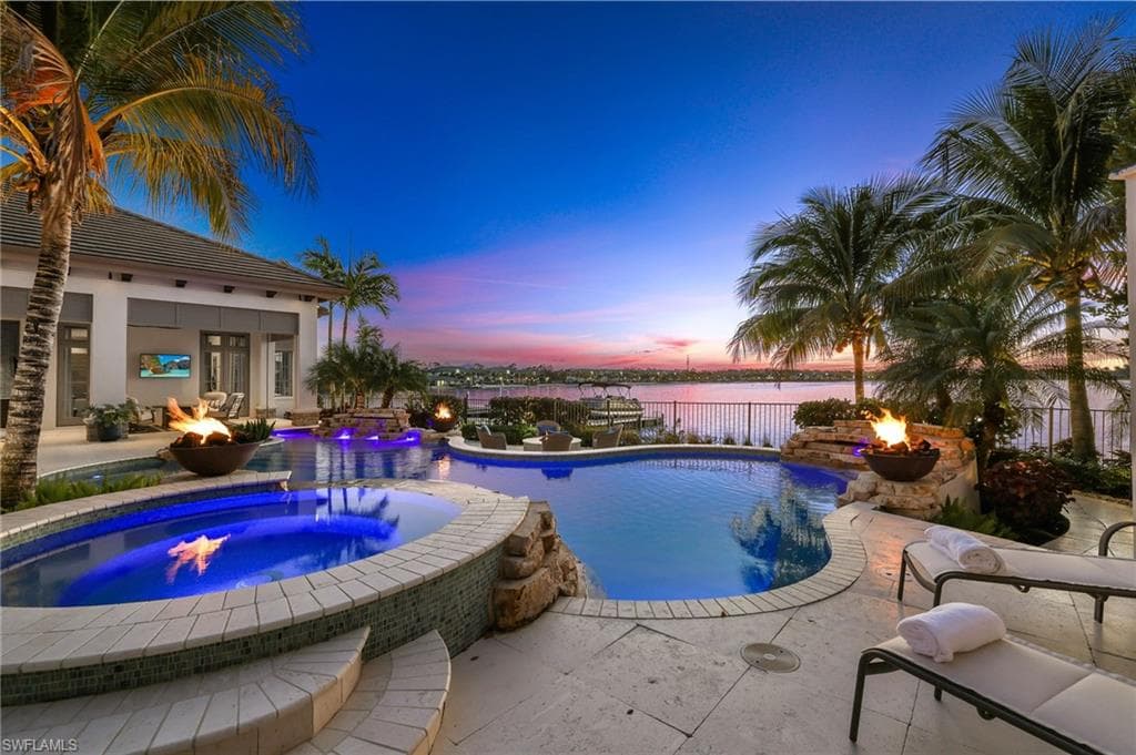 17450 Via Lugano CT MIROMAR LAKES, FL 33913