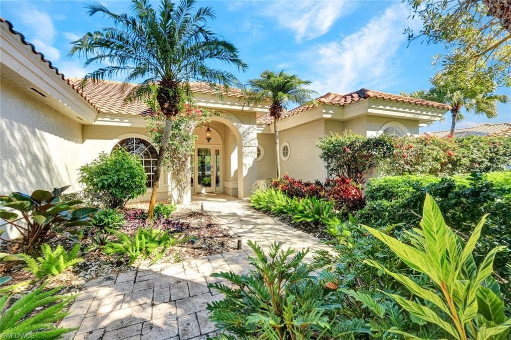 874 Wyndemere WAY NAPLES, FL 34105