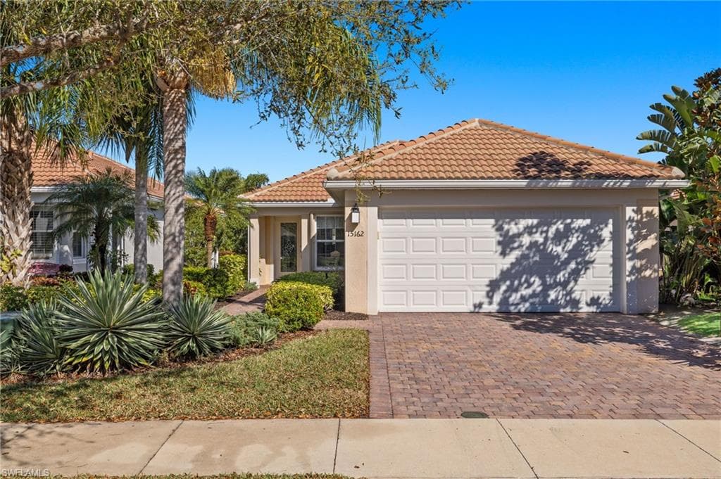 15162 Reef LN BONITA SPRINGS, FL 34135