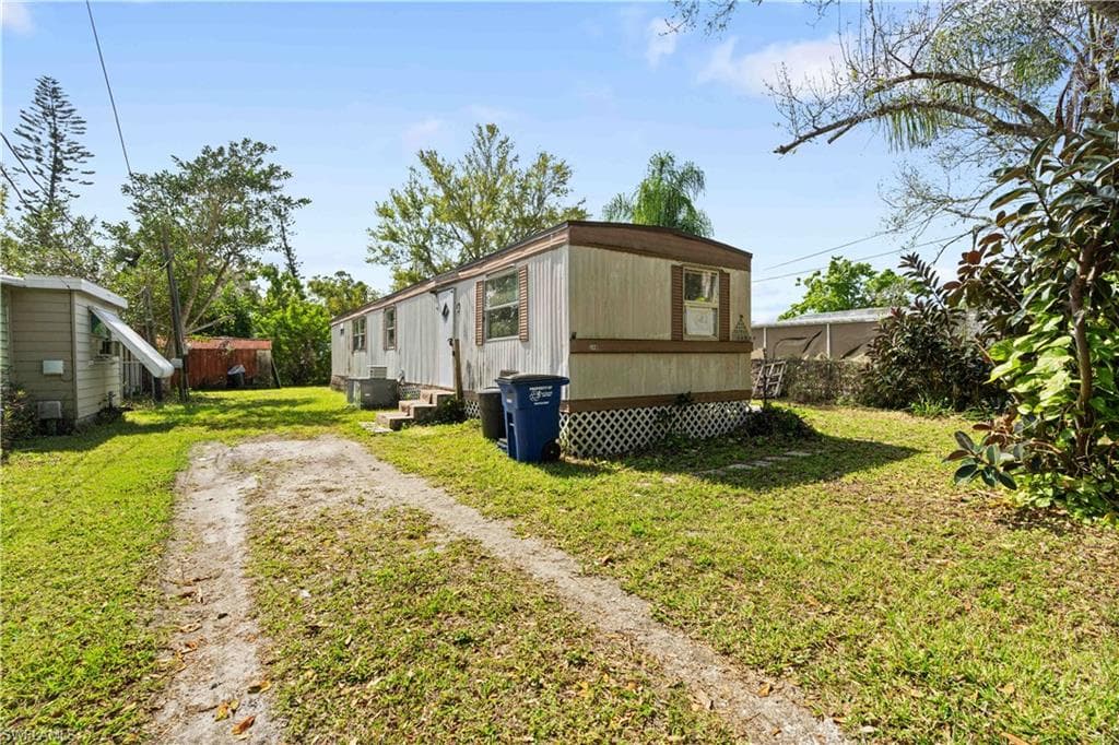 249 Clark ST NORTH FORT MYERS, FL 33903