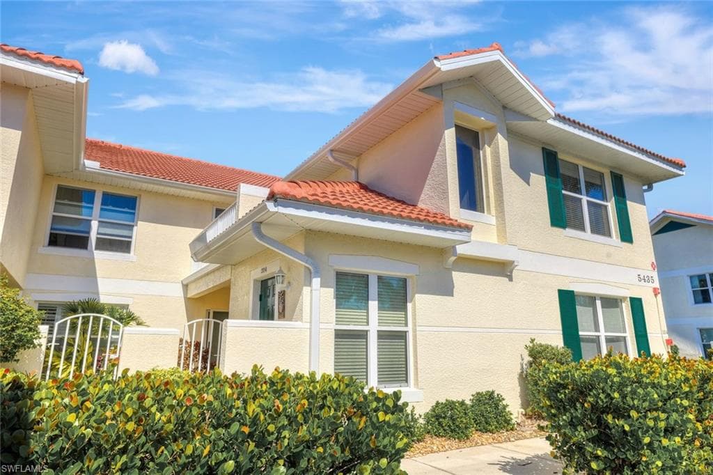 5435 Worthington LN 204 NAPLES, FL 34110
