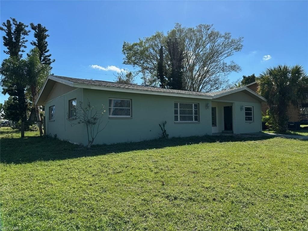 4104 E River DR FORT MYERS, FL 33916