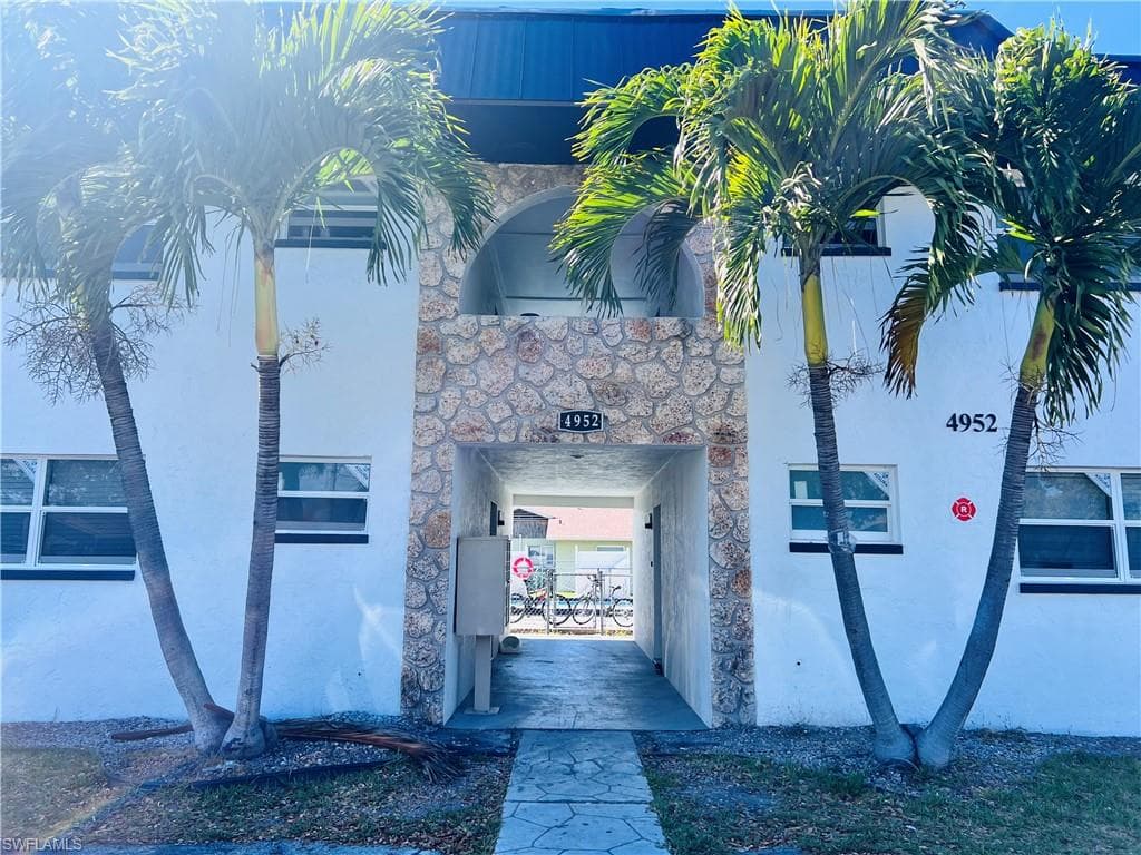 4952 Vincennes ST CAPE CORAL, FL 33904