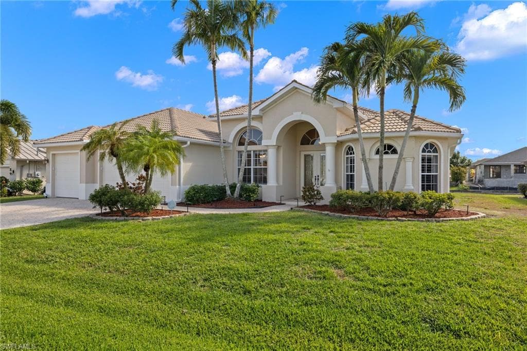 1906 SE 15th TER CAPE CORAL, FL 33990