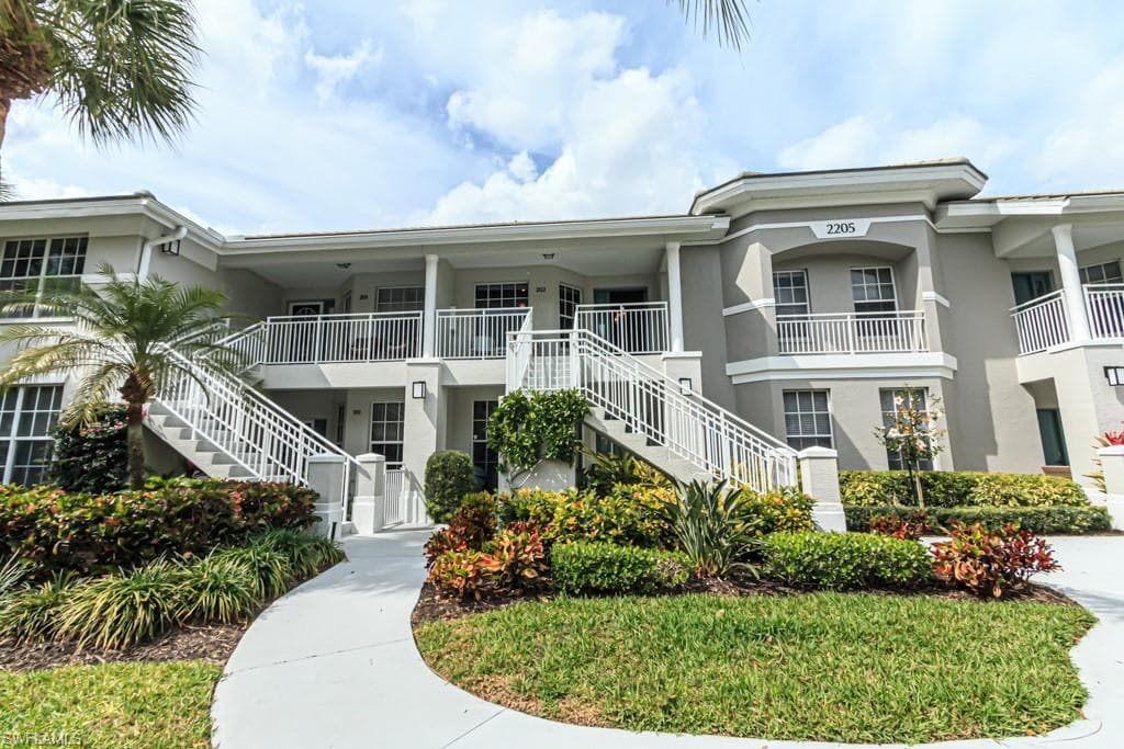 2205 Chesterbrook CT 1-202 NAPLES, FL 34109