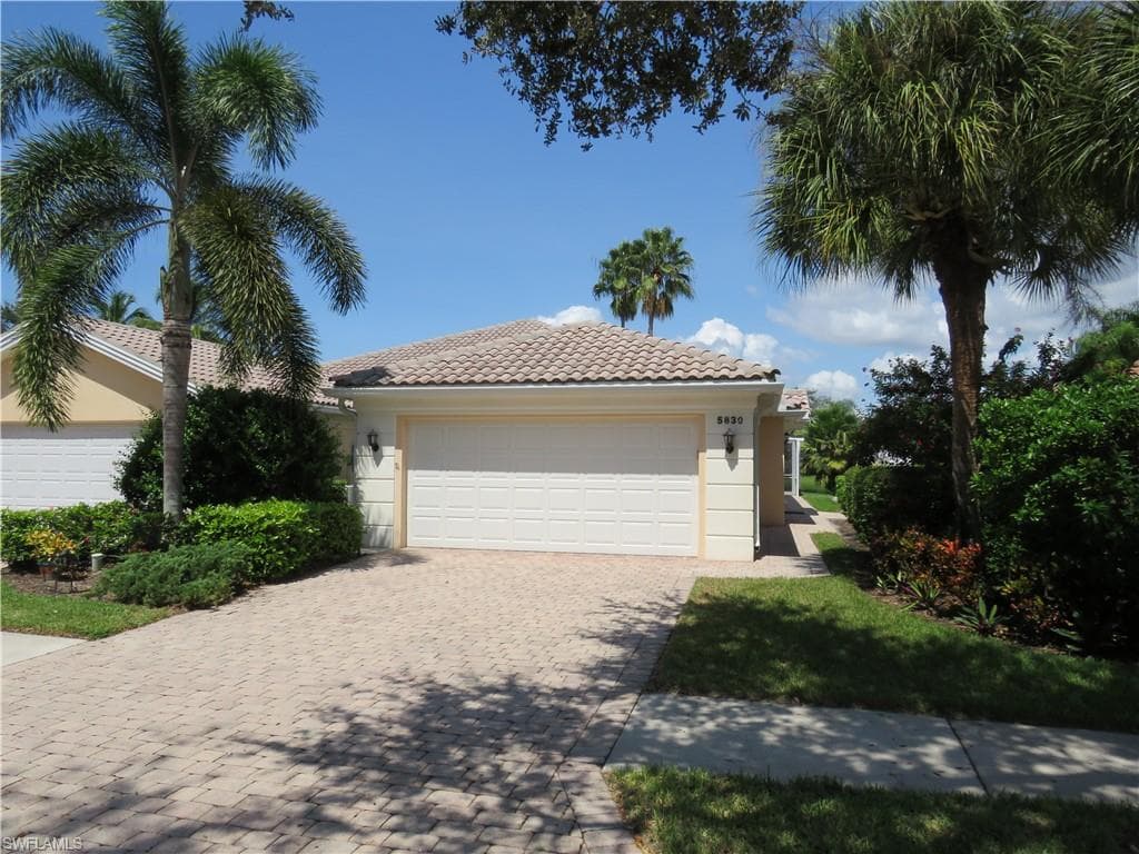 5830 Drummond WAY NAPLES, FL 34119