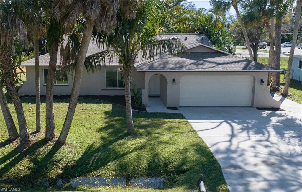 8091 Cleaves RD NORTH FORT MYERS, FL 33903