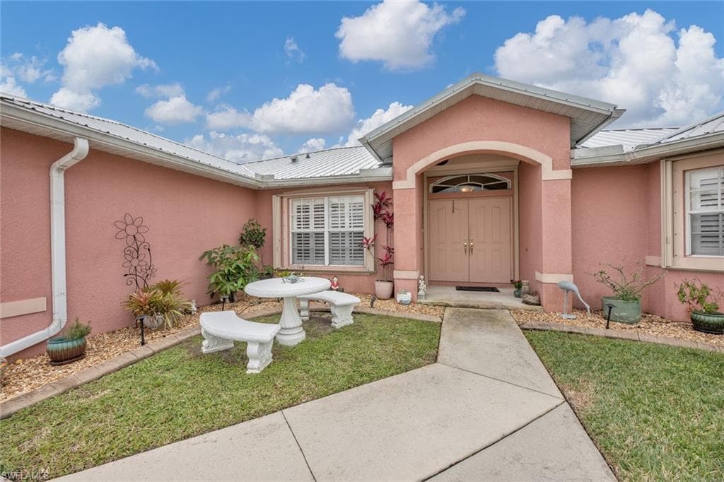 930 Gleason PKWY CAPE CORAL, FL 33914