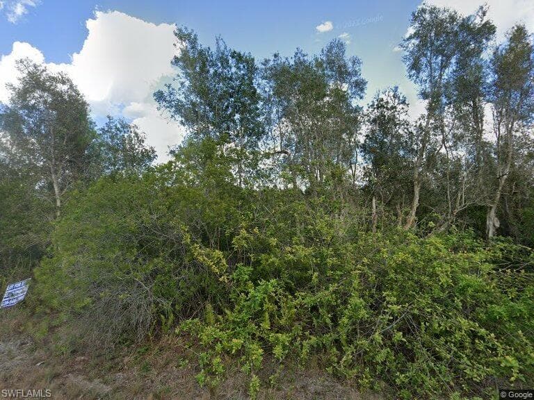 853 BURROWS AVE LEHIGH ACRES, FL 33974