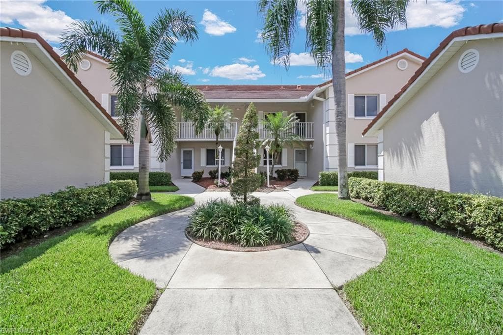 6700 Dennis CIR A-202 NAPLES, FL 34104