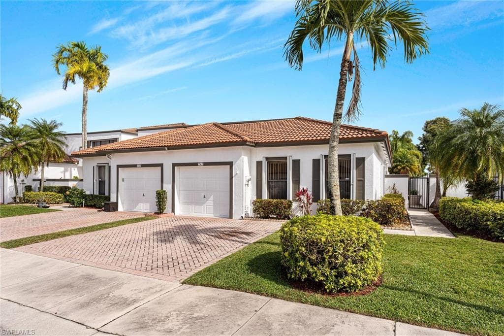 747 158th TER PEMBROKE PINES, FL 33027